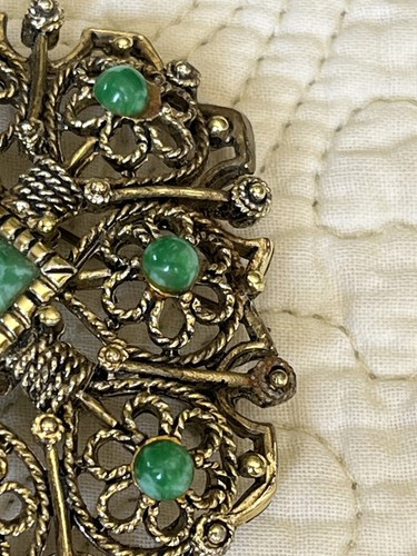 Vintage Open Work Green Faux Stone Gold tone Ornate Pin Brooch - Picture 4 of 23
