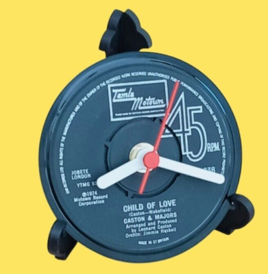 CASTON & MAJORS CLOCK Desk Side Table Upcycled Vinyl Motown Hit Record Size 4'' .