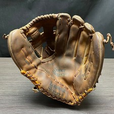 Louisville Super Slugger 12.5" HBG76 RHT Baseball Glove Horseshoe Web Y6718