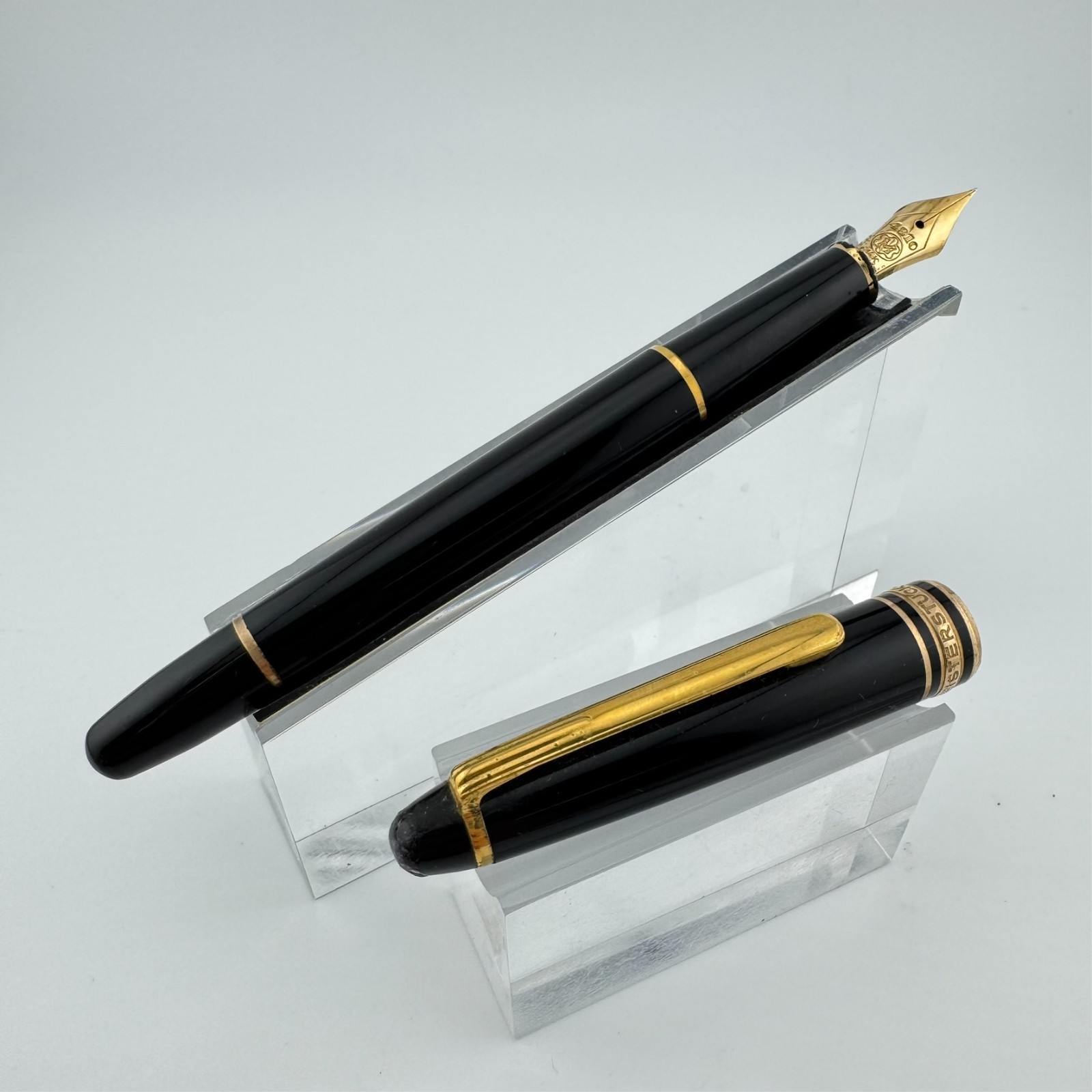 Montblanc Meisterstück No. 144 Classique Fountain Pen 14K Gold EF Nib