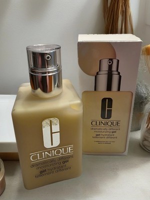 Clinique Dramatically Different Moisturizing Lotion with Pump 4.2 Fl Oz