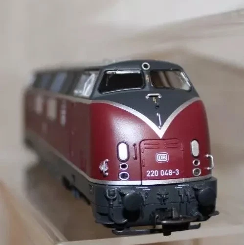 PIKO H0 " Diesellokomotive Br. 220 048-3 DB-Digital " Tolles Modell - Neuware
