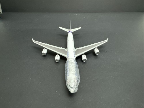 Dragon Wings Airbus A340-600 item: 55637 1:400 B.70 - Picture 3 of 11