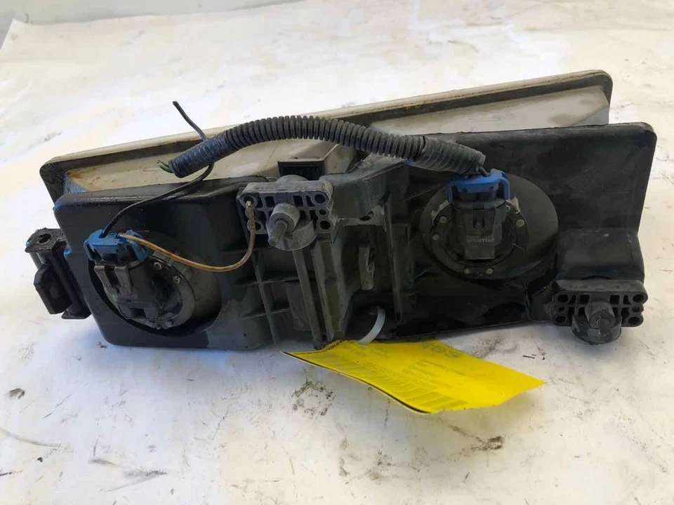 Conjunto de faros delanteros Chevy Tahoe 1995-2000 lado derecho del pasajero Foto 4 de 4