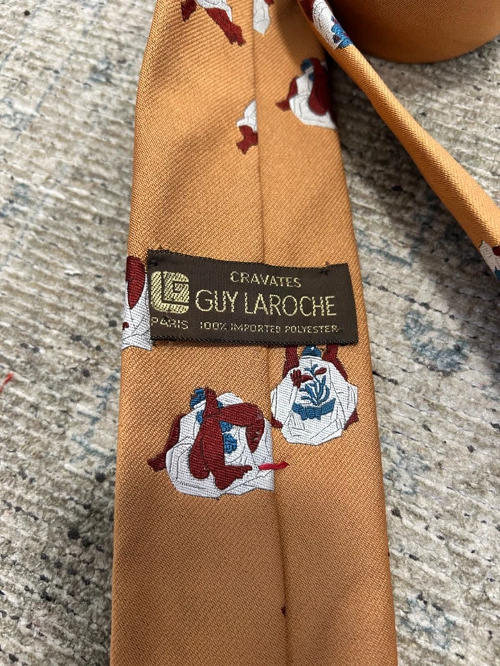 Guy Laroche vintage gold Kama Sutra embroidered critter preppy naughty necktie - image 4 of 4