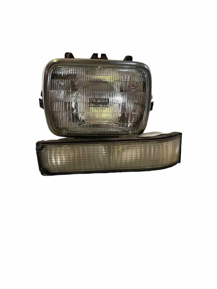 96 97 98 99 00 01 02 CHEVY PICKUP 3500 Headlamp Headlight Assembly