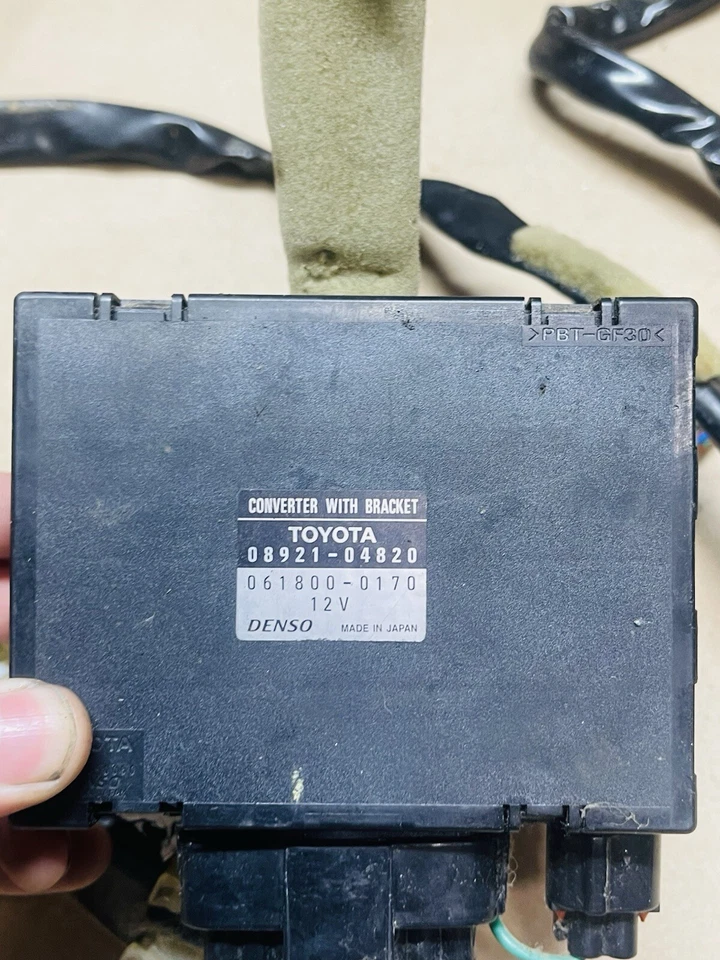 Módulo convertidor de luz de freno Toyota Tacoma 1998-2004 OEM #08921-04820 Foto 3 de 4