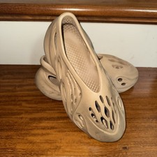 Adidas Yeezy Foam Runners Size 6 Tan