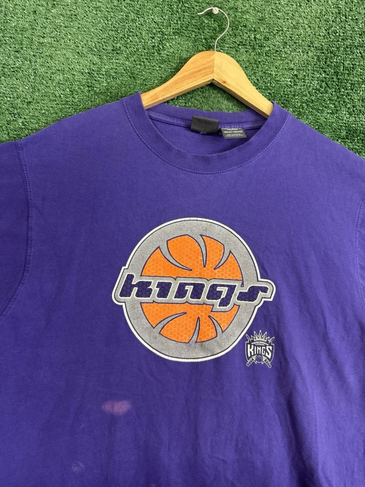 Camiseta De Colección Sacramento Kings NBA Para Hombre Camiseta Mediana Púrpura Logo Años 2000 EE. UU. Foto 2 de 4