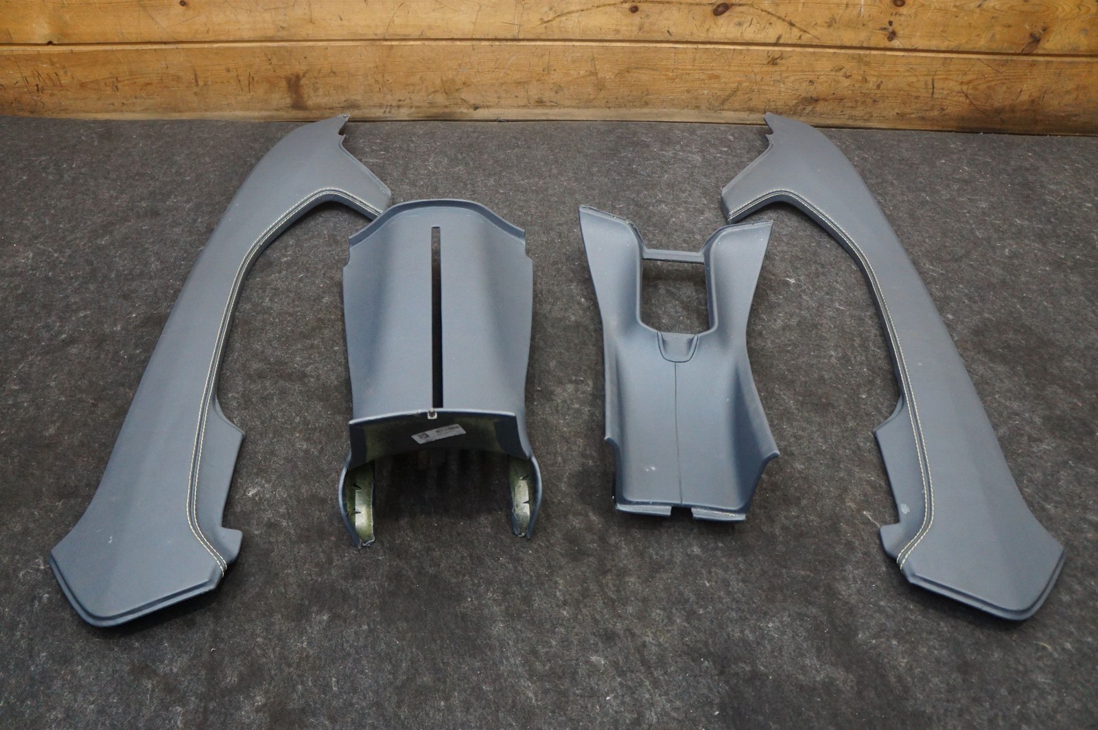 Set Center Console Blue Trim OEM MY83-045k69-A Aston Martin Dbx 707 20-24 *Note*