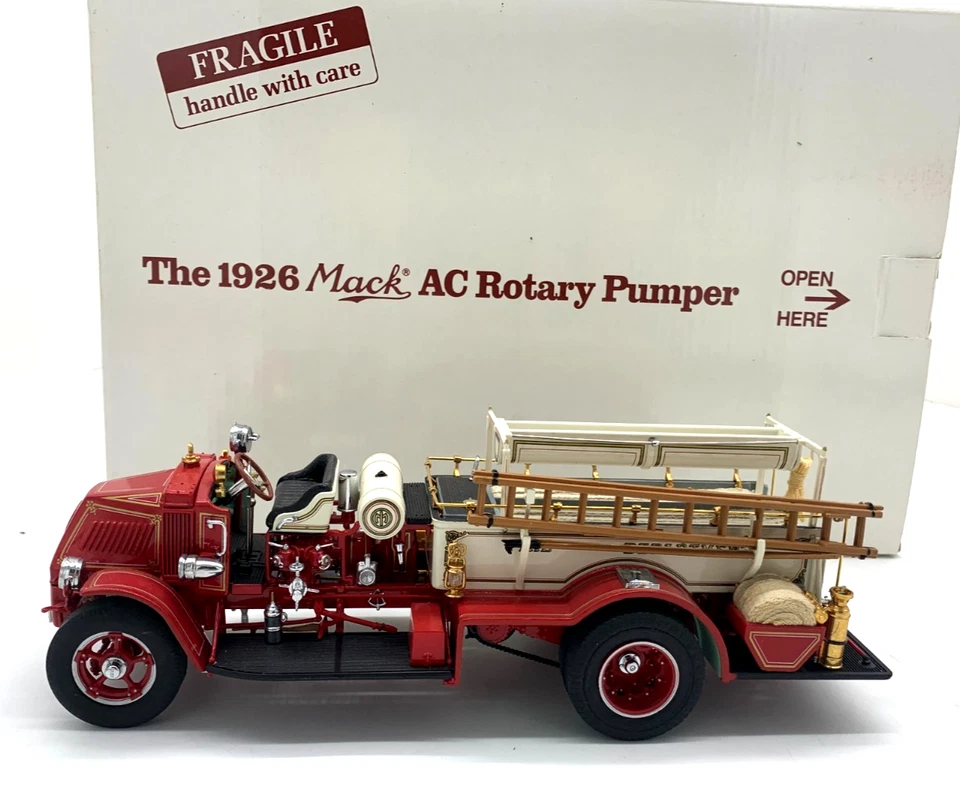 The Danbury Mint   1926 Mac AC   Rotary   Pumper   Fire Truck   1/32   Die-Cast - Image 4 of 4