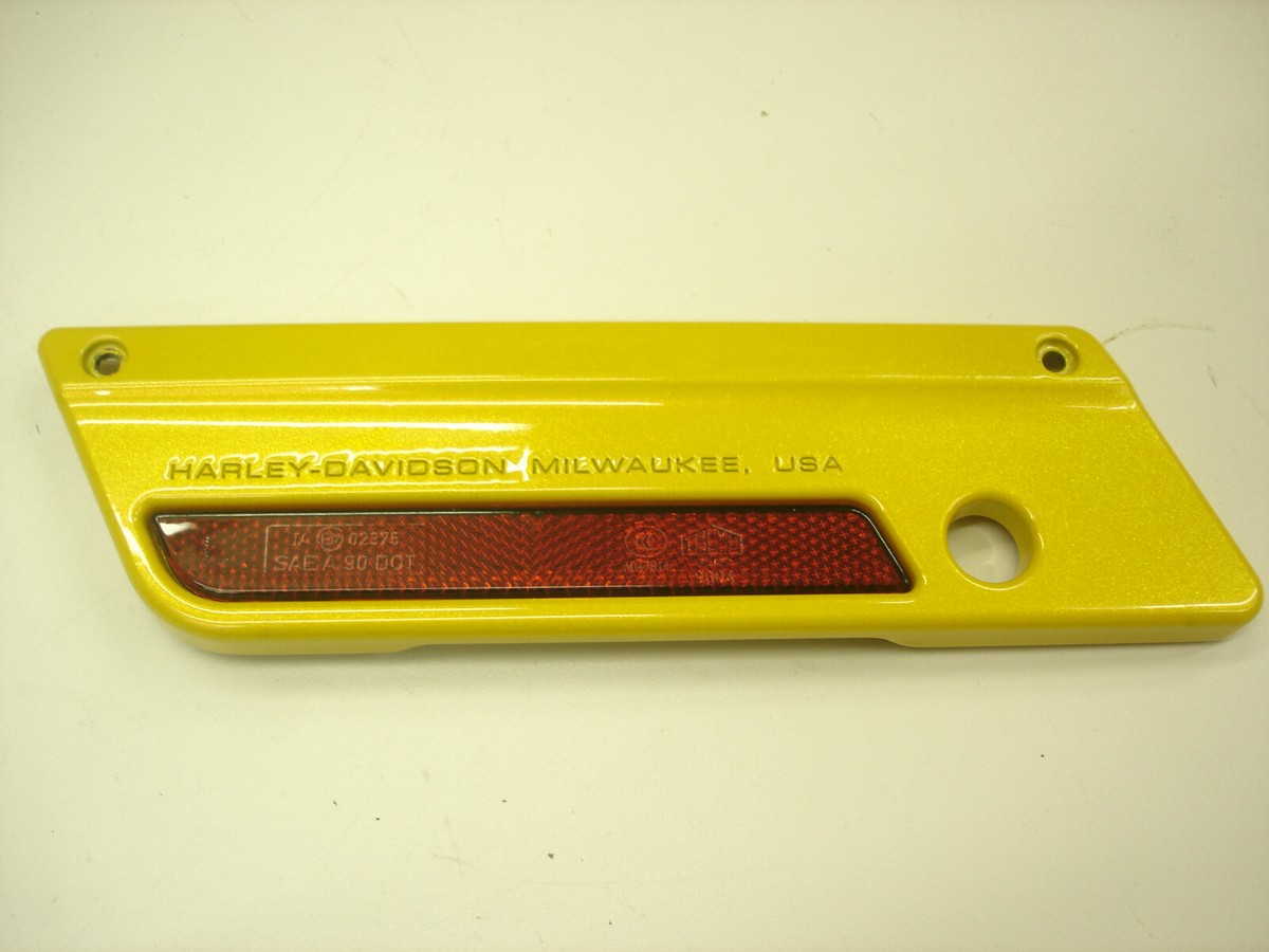 ファースト NOS Harley Davidson P/N 90857-11DCE Left Saddlebag Faceplate