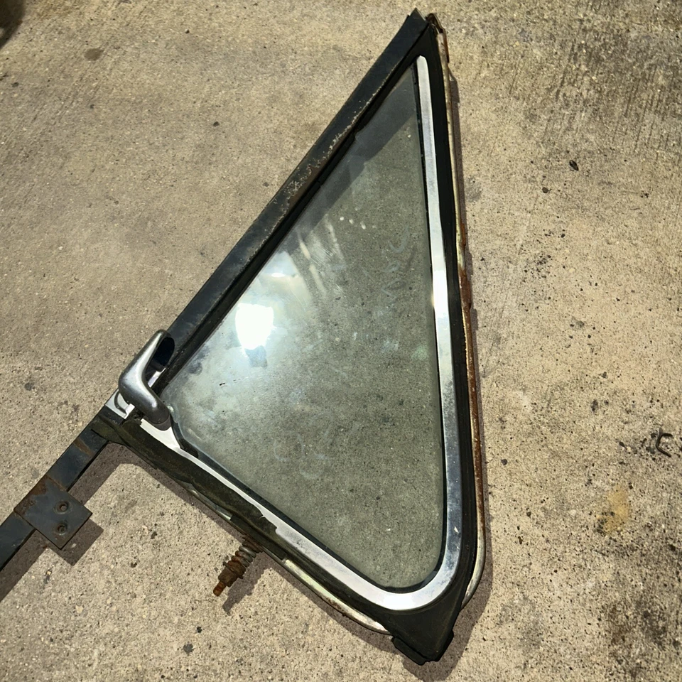Driver Left  Front Door Vent Glass 2 Door Fits 84-89 ISUZU TROOPER Foto 4 de 4