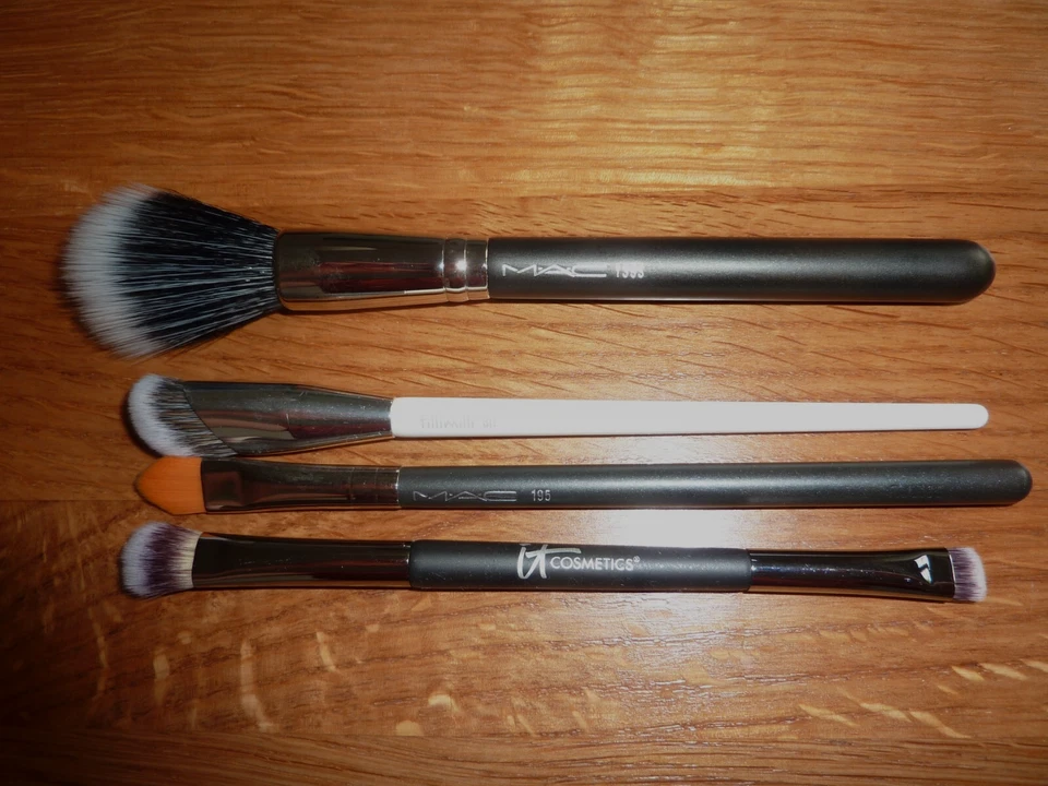 MAC Pinsel Set #139S Puder + #195 Concealer + IT Cosmetics No 5 Dual Eyeshadow - Bild 3 von 4