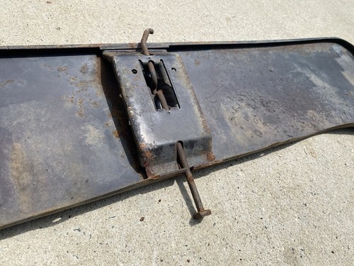 1963 CADILLAC FENDER SKIRT - Picture 12 of 16