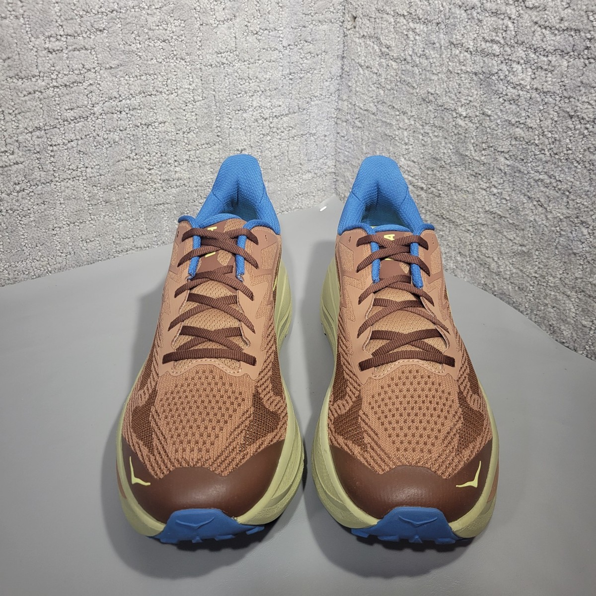 Hoka One Challenger 8 Men display picture 3