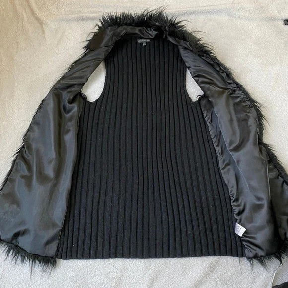 Жилет женский из искусственного меха Andrianna Papell размер M черный ребристый вязаный сзади Mobwife - Изображение 4 из 4