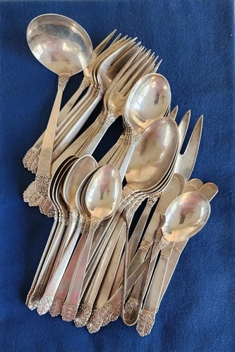 1889 grams Sterling Silver 40 pc Northern Lights (1946) by International Silver