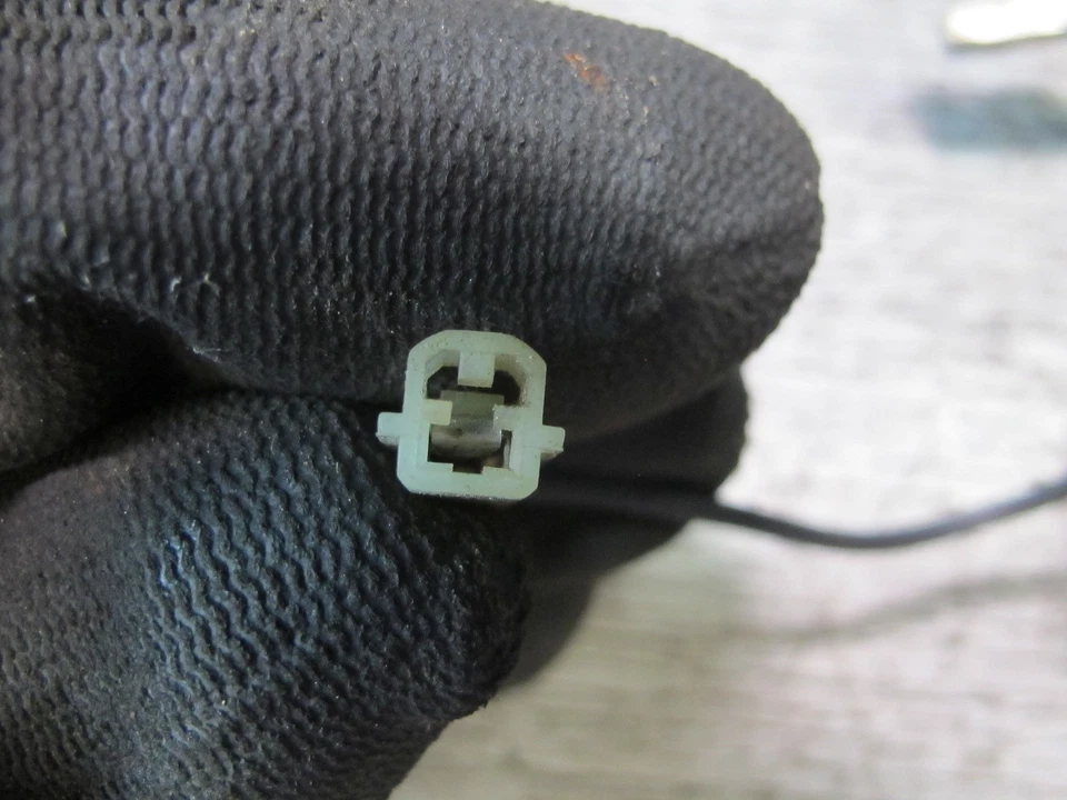 86-92 TOYOTA SUPRA MA70L MK3 ESCOTILLA TRASERA TAPA MALETERO LIBERACIÓN BLOQUEO PESTILLO OEM Foto 3 de 4