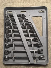 CRAFTSMAN VTG METRIC BOXED END/OPEN AND 11-PC WRENCH SET 7mm-17mm NEVER USED