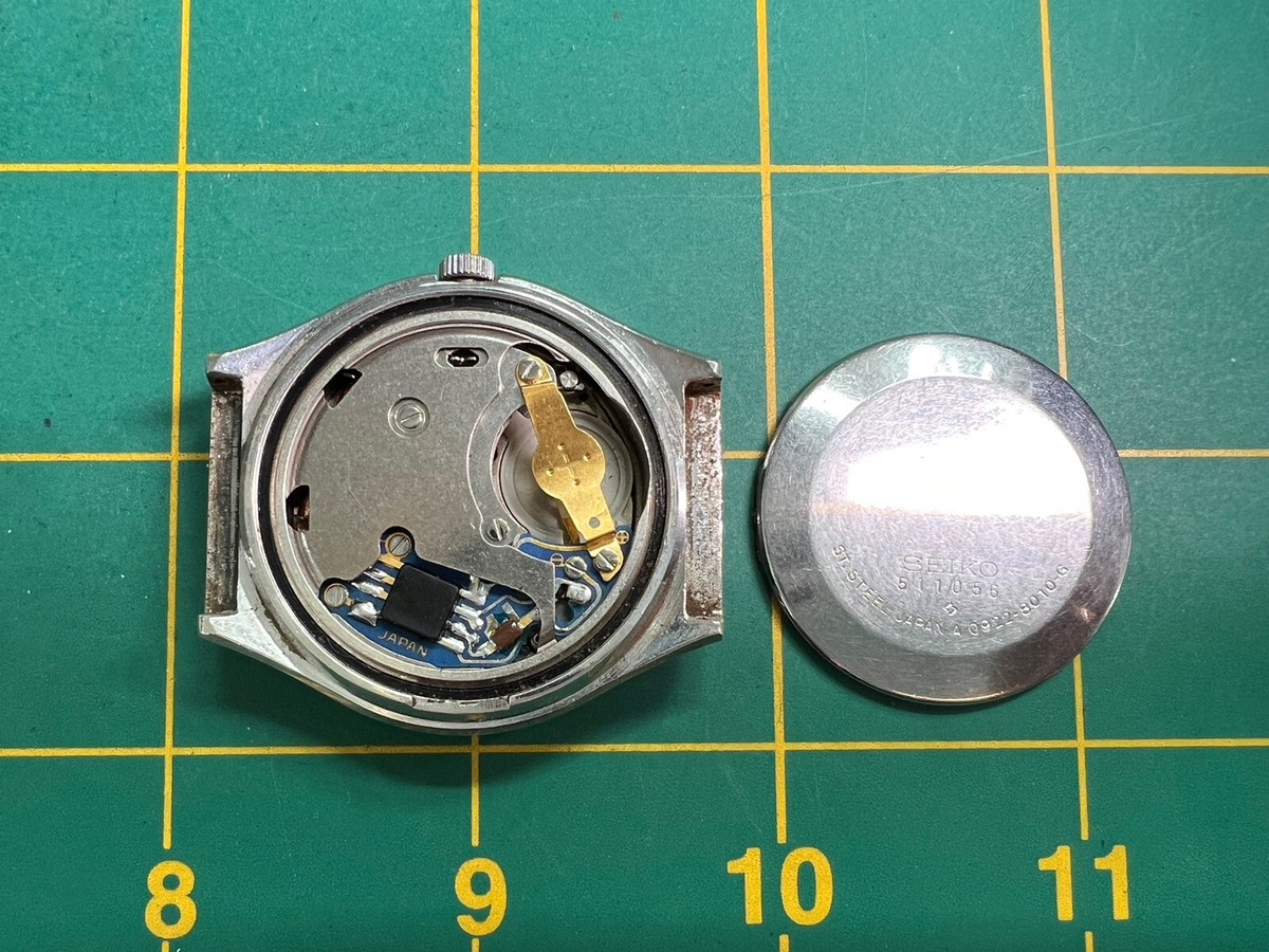 ビンテージ希少、SEIKO 陶器製の掛時計 QA229W 花柄 ビンテージ希少、SEIKO 陶器製の掛時計 QA229W 花柄 - メルカリ