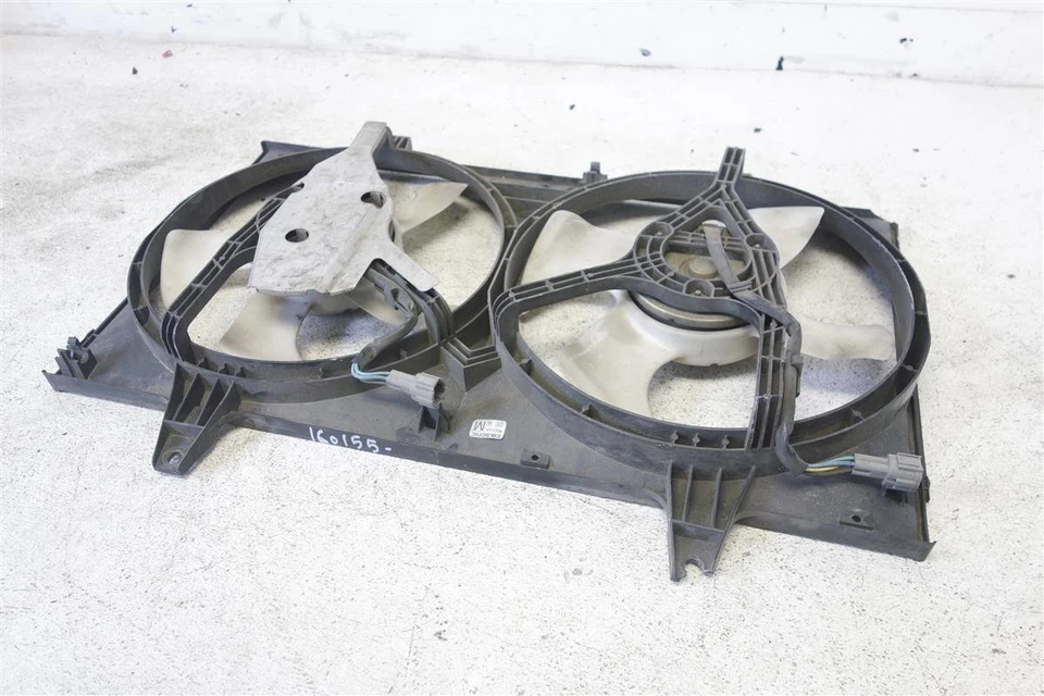 1996 1997 1998 1999 Infiniti I30 Radiator Cooling Fan Motor & Shroud 21481-38U10 - Image 3 of 4