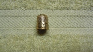 Thimble George Bell /Simons Brothers # 10 detailed hand engraved scrolling Gold?