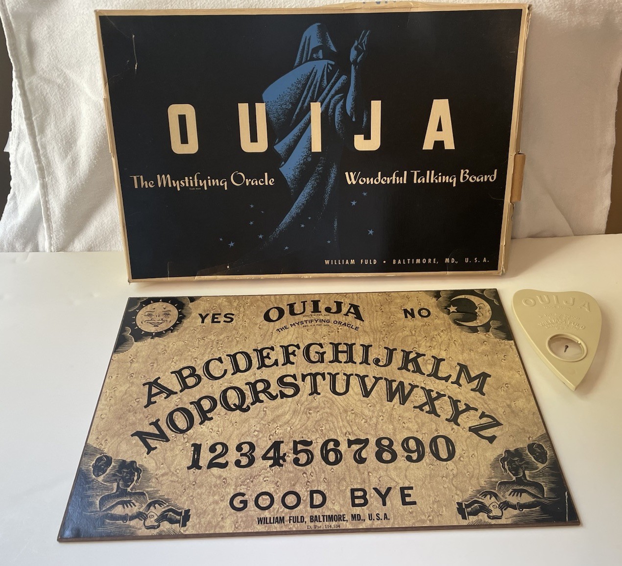 Vintage 40s-50s Ouija Board, William Fuld, With Planchette & Box - Square Edges