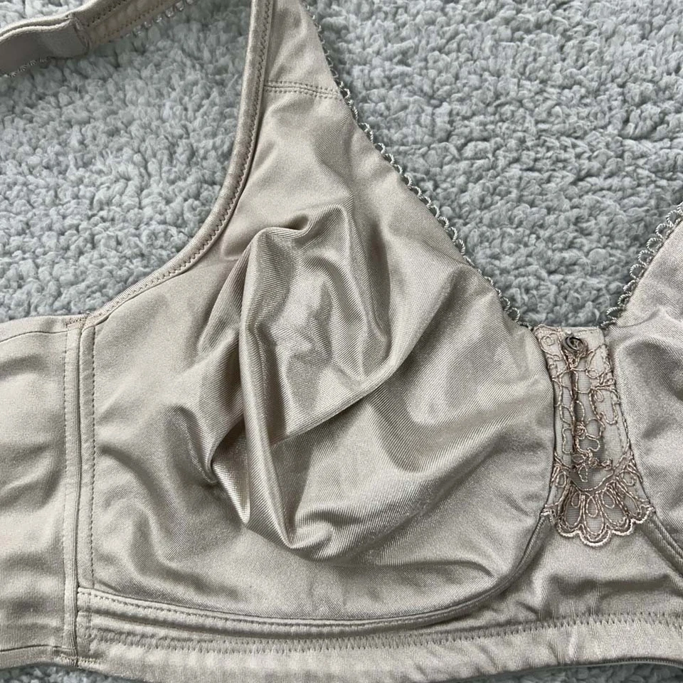 Olga Bra 36D Minimizer Bra 30582 Suddenly Smooth Wireless Wire Free Full Coverag - Image 2 of 4