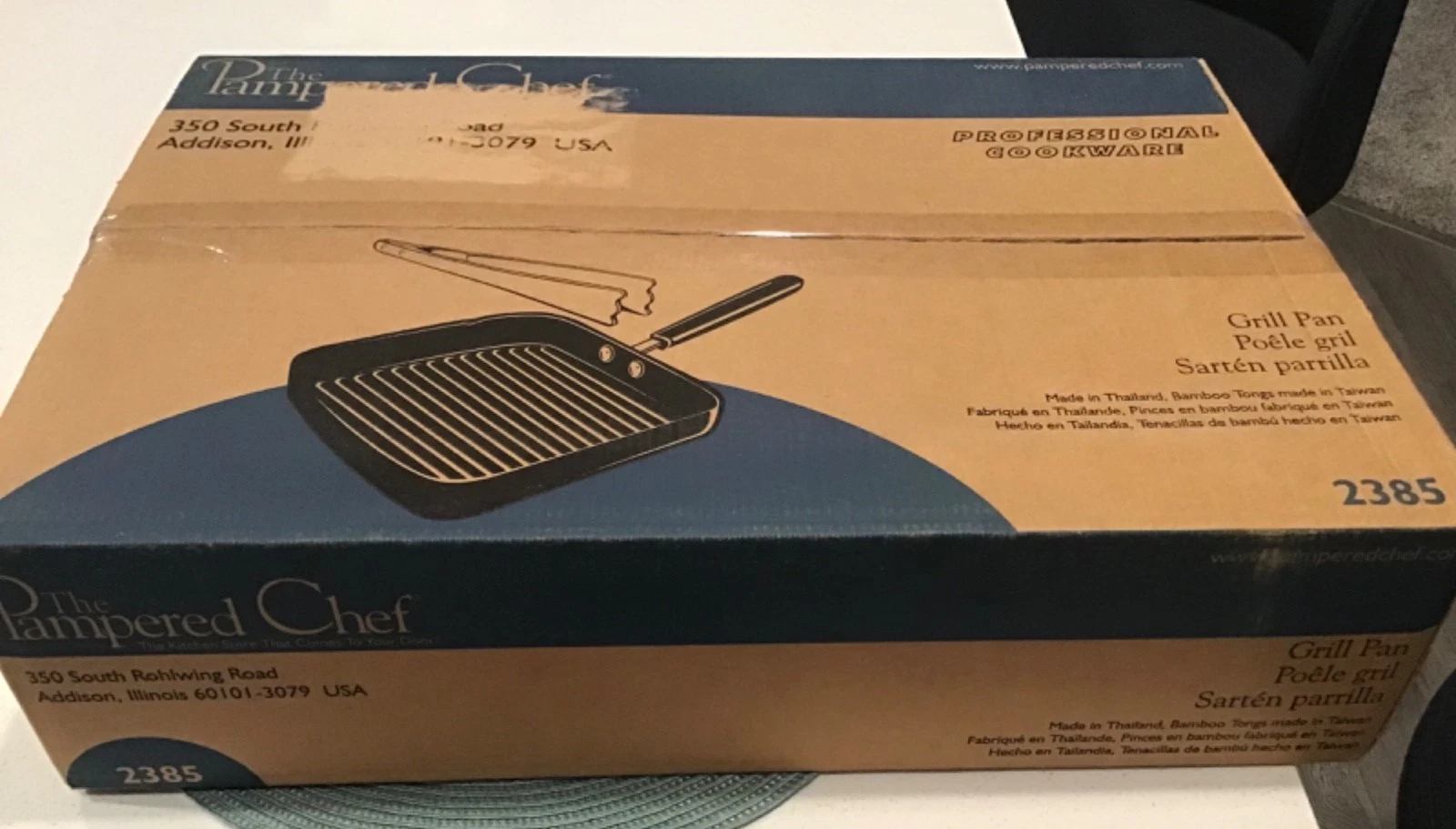 Retired PAMPERED CHEF SQUARE GRILL PAN NEW IN BOX With TONGS, 2385