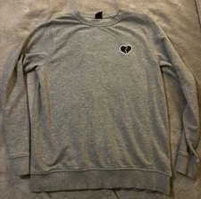 Atticus Broken Heart Women’s Medium Gray Crew Sweatshirt