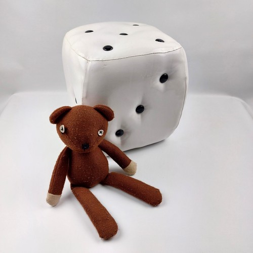 Vintage White Dice Stool Pouf Ottoman - Retro Game Room Decor - Imagen 4 de 10
