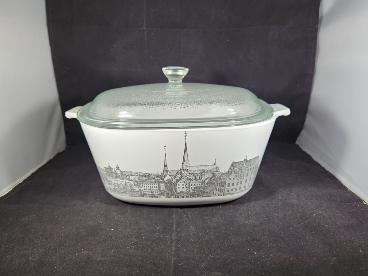 Vintage Corning Ware Renaissance 2.5 QT, P-2 1/2-B Casserole Dish