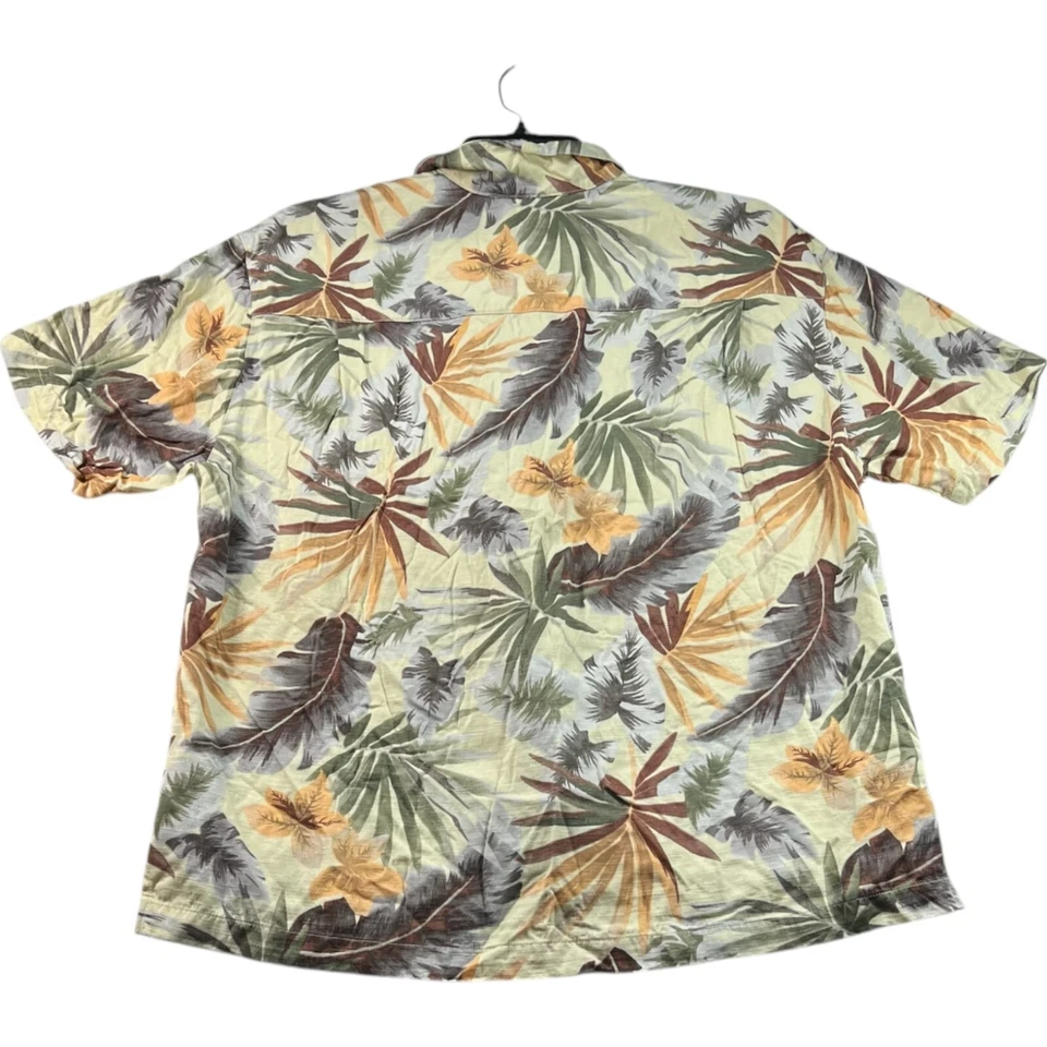 Camisa con botones Caribbean Joe para hombre talla grande amarilla floral  Foto 2 de 4