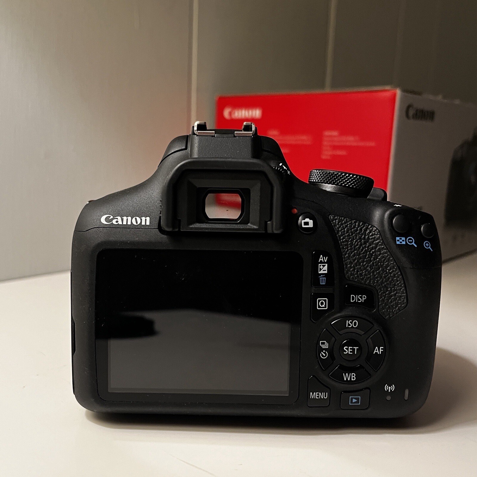 *MINT Canon EOS Rebel T7 24.1 MP DSLR Camera/1855mm Lens/Included