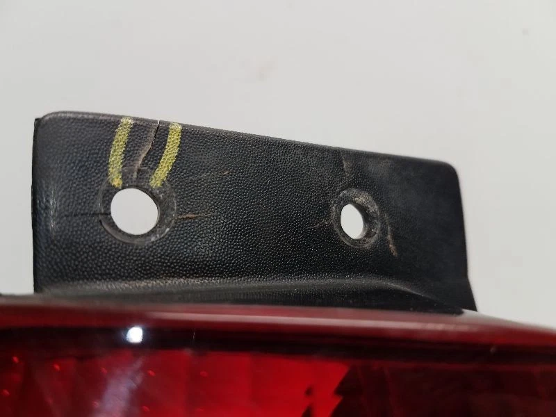 1995-98 Ford Windstar Drivers Left Tail Light - Quarter Mount *SEE DESCRIP* - Image 3 of 4