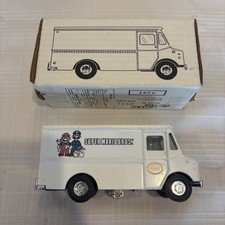 Ertl rare Nintendo Super Mario Bros. Walk-in Van Bank 1990 320 of 540  2111 