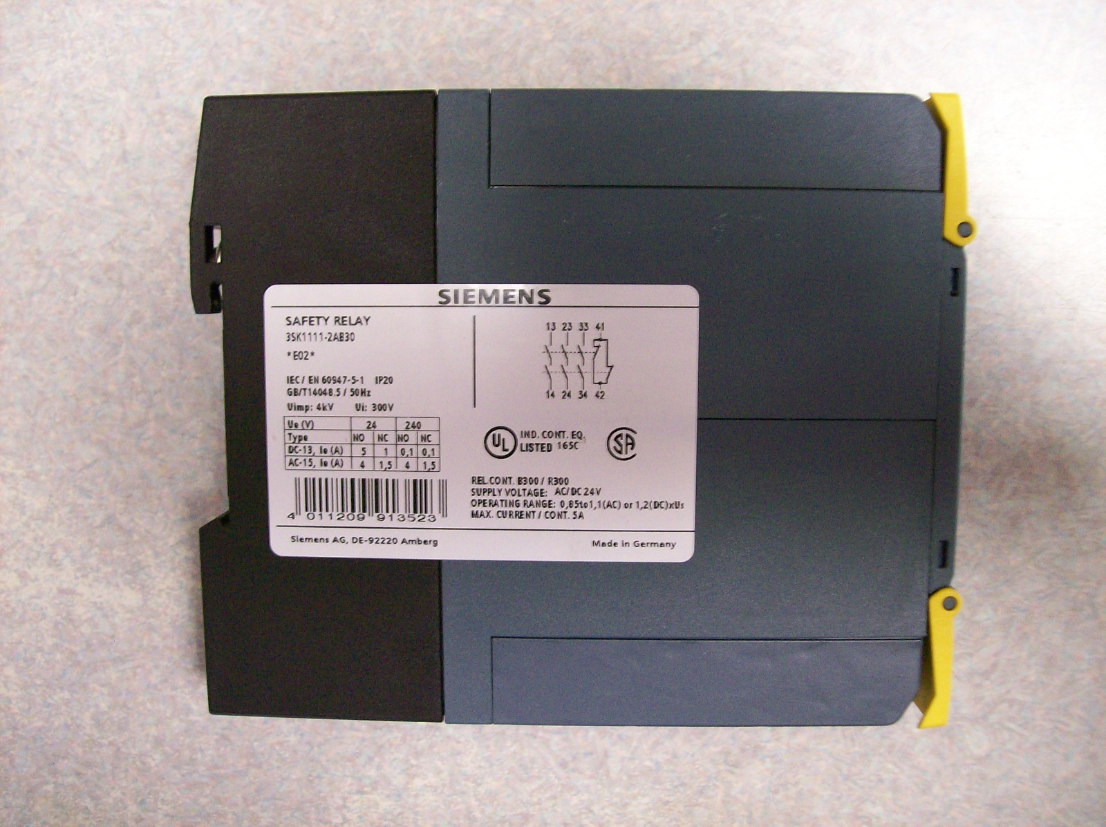 Siemens 3SK1111-2AB30 safety relay