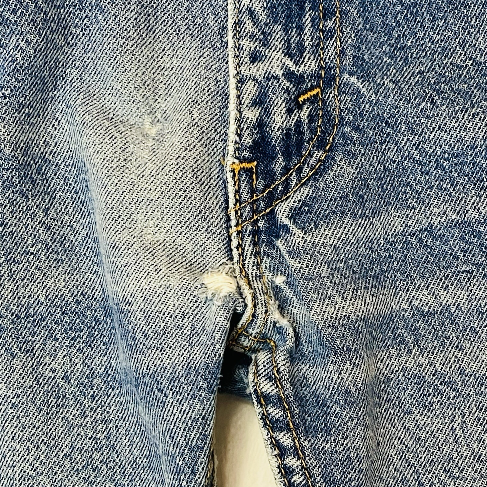 Rare Levi’s 505 2010 STRAIGHT FIT Jeans Mens 34x32 Blue Distressed Mexico READ image 5