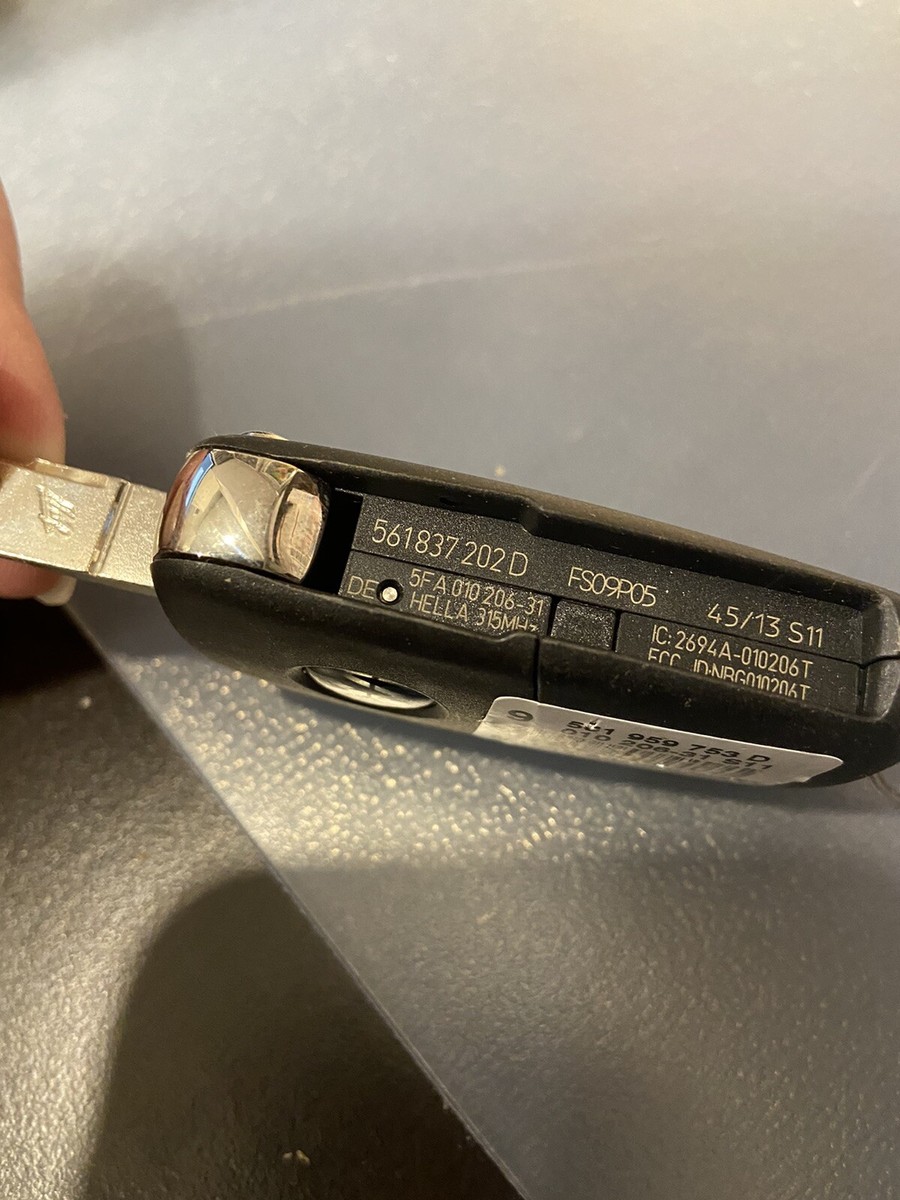 OEM VW 561837 202 D VOLKSWAGEN 5 BUTTONS FLIP KEYLESS REMOTE FCC 