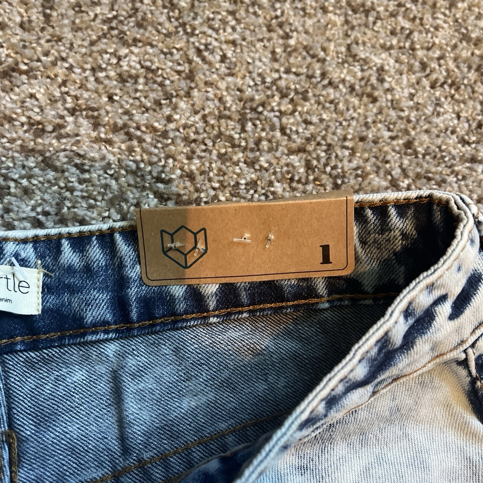 Blue Turtle Womens Size 1 (26x29) Denim Acid Washed Denim Jeans NWT - View 5