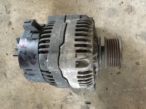 VW Golf 4 IV 1.4 Benzin Lichtmaschine Alternator Generator 037903025C