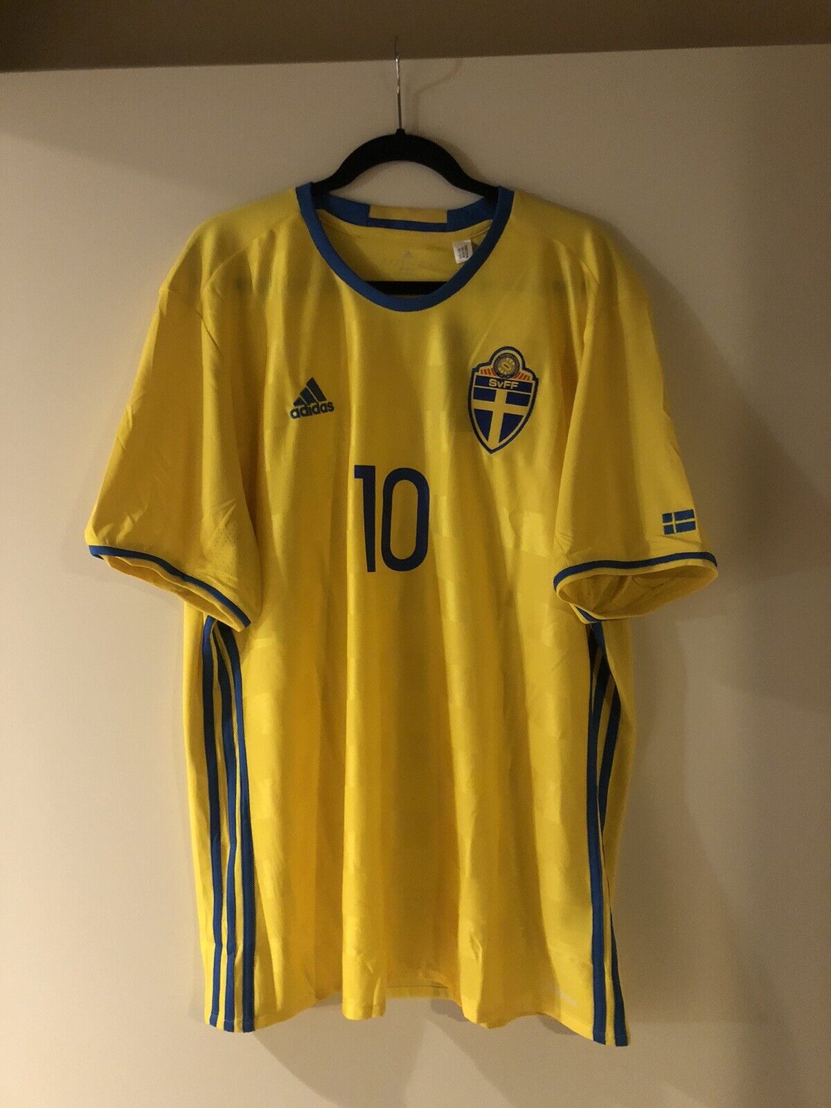 Picture 1 of 10