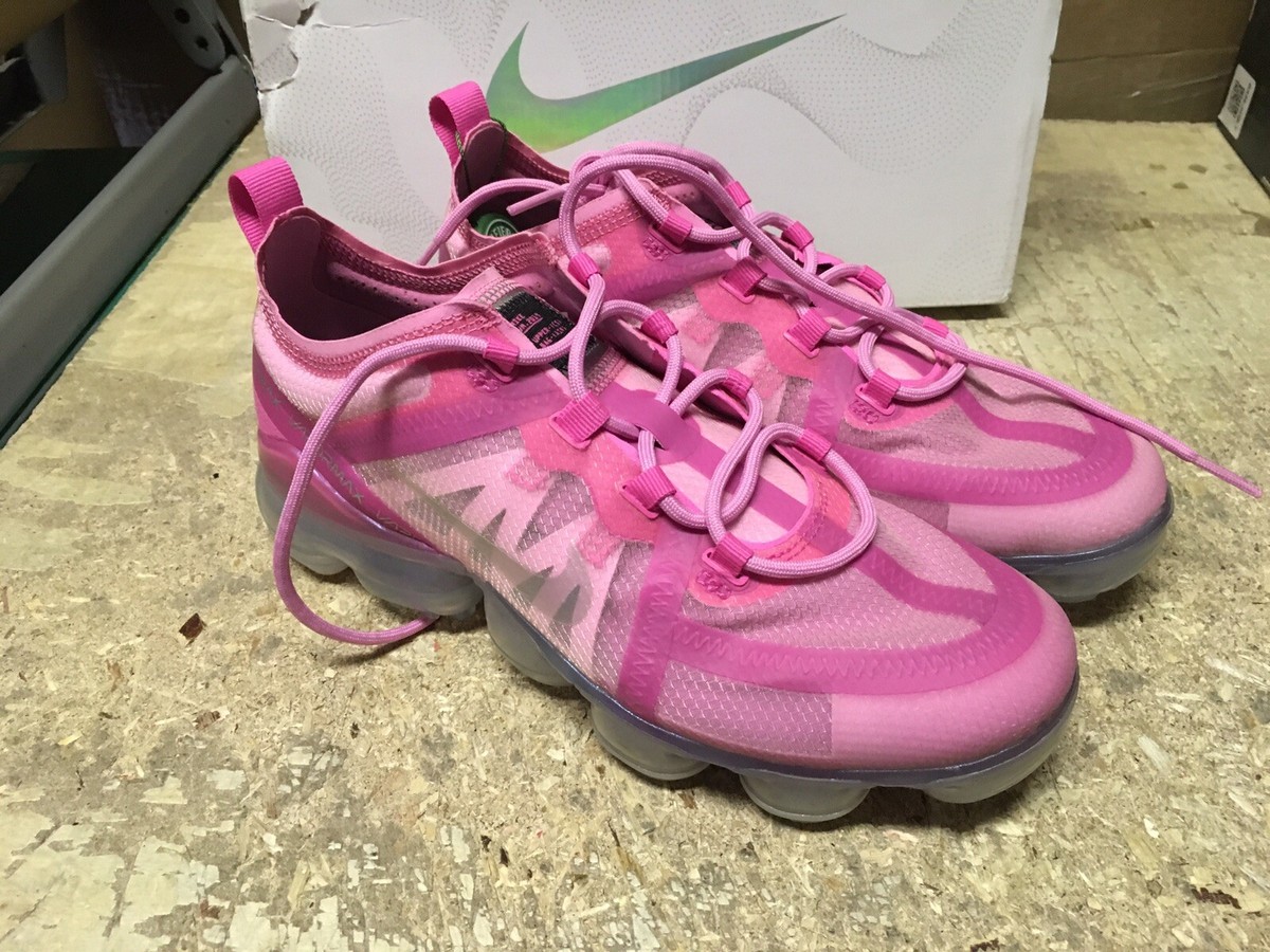 nike vapormax plus psychic pink