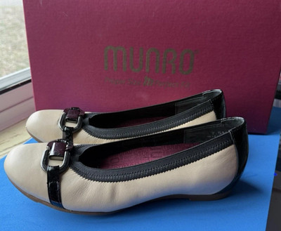 Munro Women's Shoes Perfect Fit Camel/ Black Leather Ballet  1'' wedges Sz  7.5 M