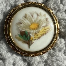 Vintage Porcelain 1.5   round Shaped Painted Daisy Brooch Pin