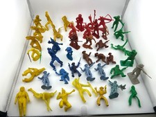 Vintage Tim Mee Cowboys and Indians Plastic Toy Soldiers Lot of 34  8 Broken