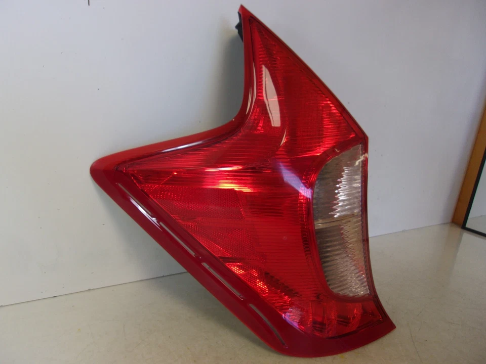 Luz trasera izquierda conductor Nissan Versa Note 2014 2015 2016 2017 2018 2019 OEM Foto 2 de 4