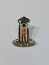 Yeoman Warder Beefeater Souvenir Lapel Pin London England 