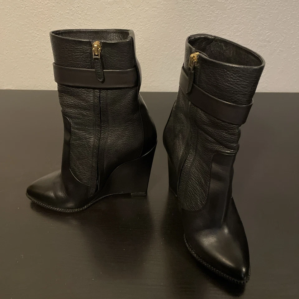 Givenchy ~ Botines de cuña de cuero negro de diseñador con bloqueo de tiburón talla: 36/6-6,5 EE. UU. Foto 4 de 4